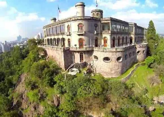 Elevador- Embajada A 3 Cdras De Reforma *